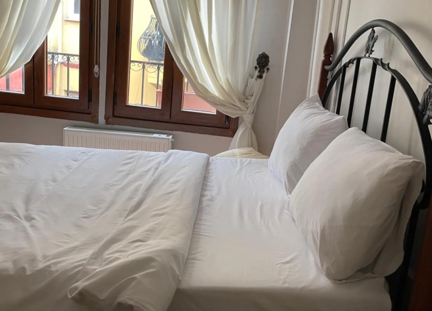 Fatih Balatta Pink Home 3 Istanbul Turkey